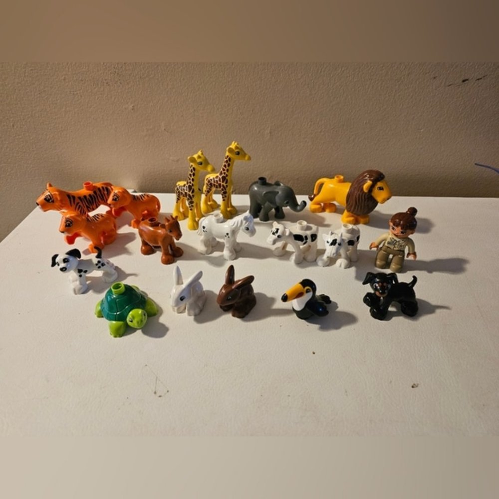 Lego Duplo Animals and Zoo Keeper